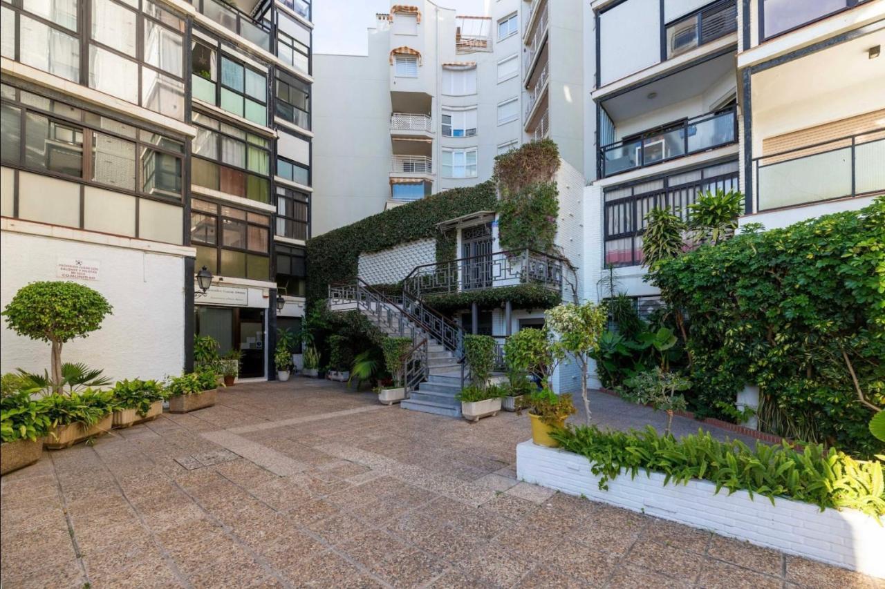 En Front De Apartamento *